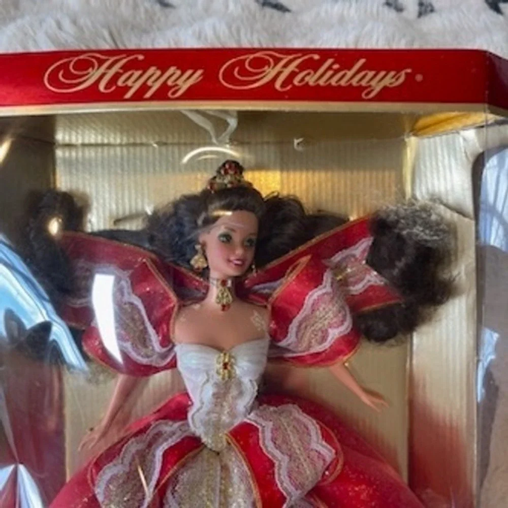 1996 Happy Holidays Barbie Special Edition Red Gown Brunette Mattel 15646 NIB